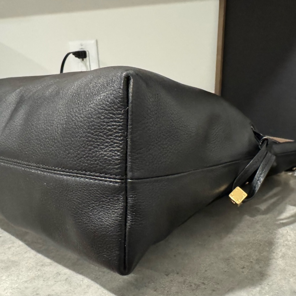 Tory Burch Marion Slouchy Large Black Leather Tote! Excellent Condition!! - Picture 4 of 11